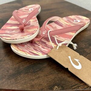 NWT OluKai Ho'opio Hau Sandals 🩴